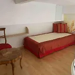 Helles Apartment In Historischer Villa
